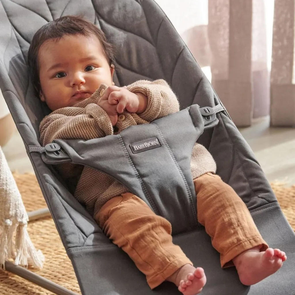 Bliss Petal Quilt Babysitter Anthracite>BabyBjörn