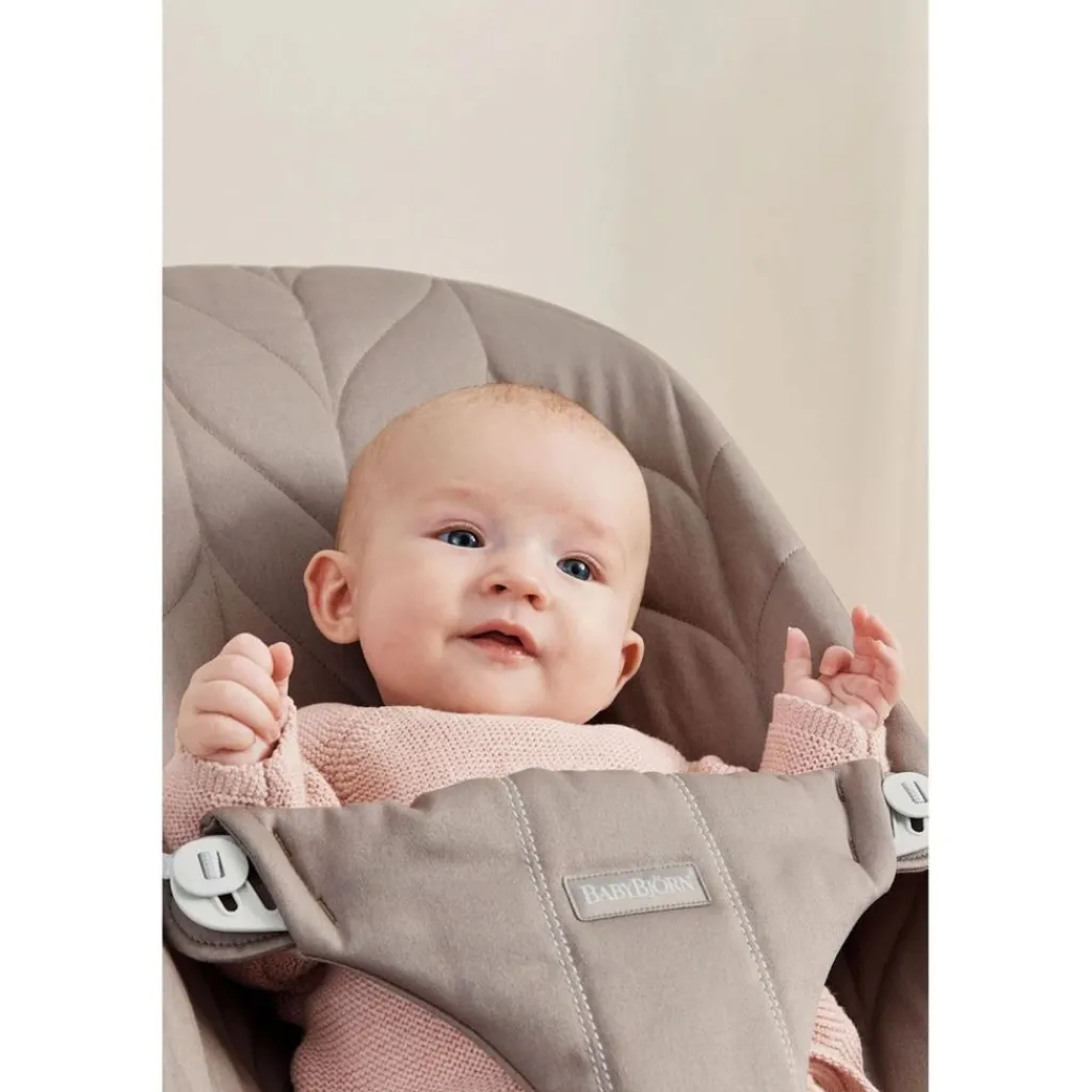 Bliss Petal Quilt Babysitter Sand Grey>BabyBjörn