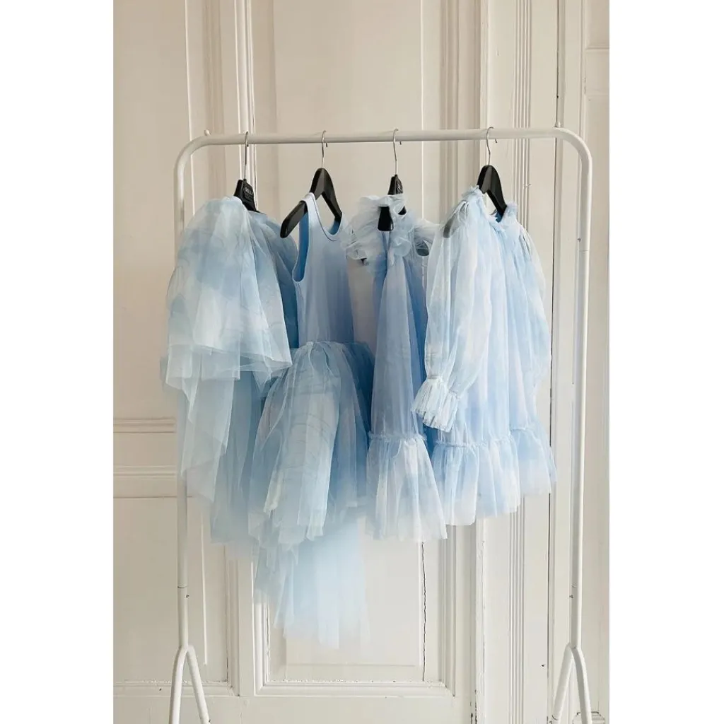 Drömlik Babydoll Klänning Blue Clouds>DOLLY by Le Petit Tom Sale