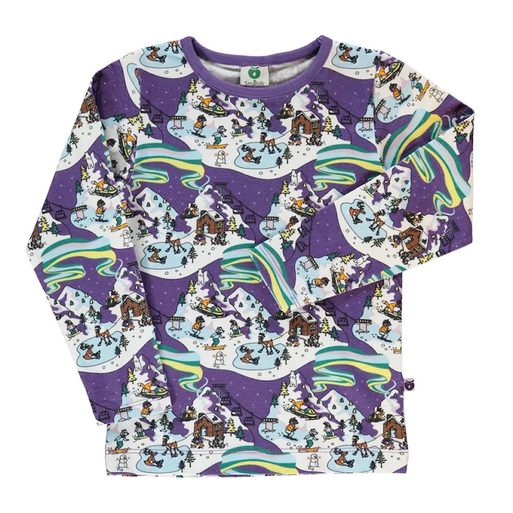 Långärmad T-shirt i Loganberry med vinterlandskap>Småfolk New