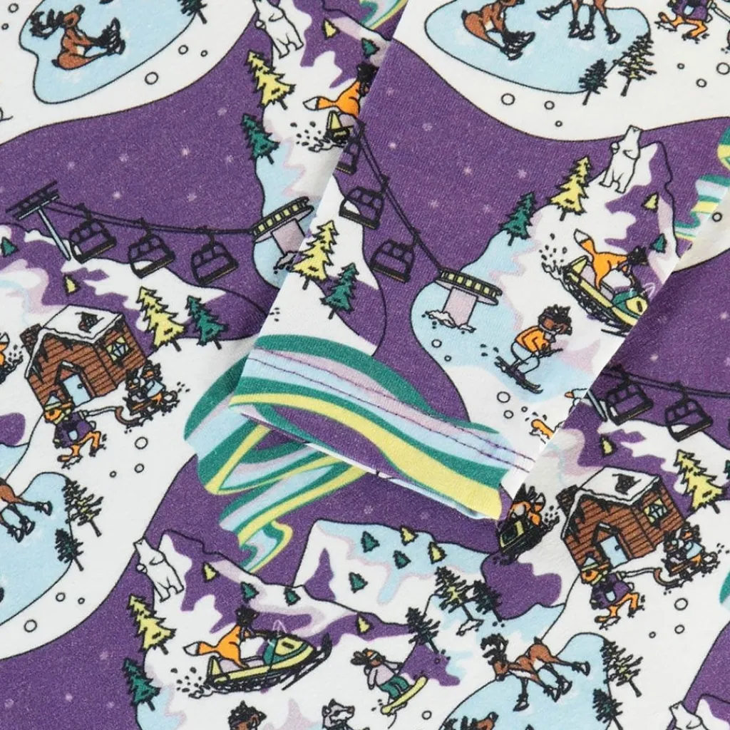 Långärmad T-shirt i Loganberry med vinterlandskap>Småfolk New