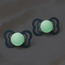 Supreme Glow 2-pack Symmetriska Silikonnappar Sage Cloud><noscript><img width=