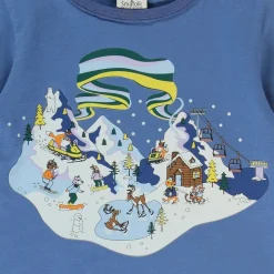 T-shirt i Federal Blue med vinterlandskapsdesign><noscript><img width=