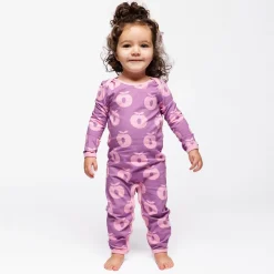 Ulm Långärmad Babydräkt Med Äpplen Lila Purple Iris><noscript><img width=